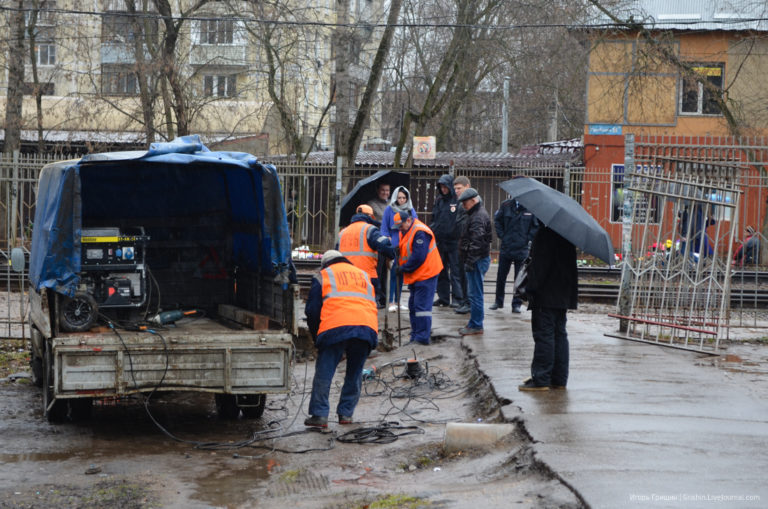 Закрыли ЖД переход у Дома быта в Подлипках